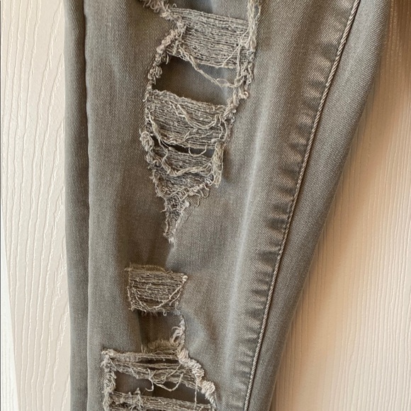 American Eagle Outfitters Green Skinny Distressed Jeans - Picture 3 of 8